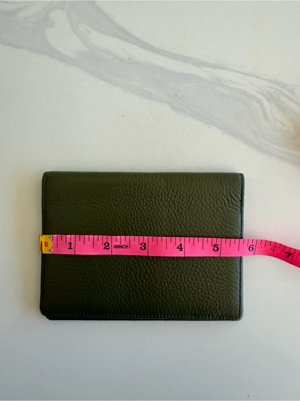 Classic Men's NWOT Leather Card Key Passport Holder Wallet Olive Green